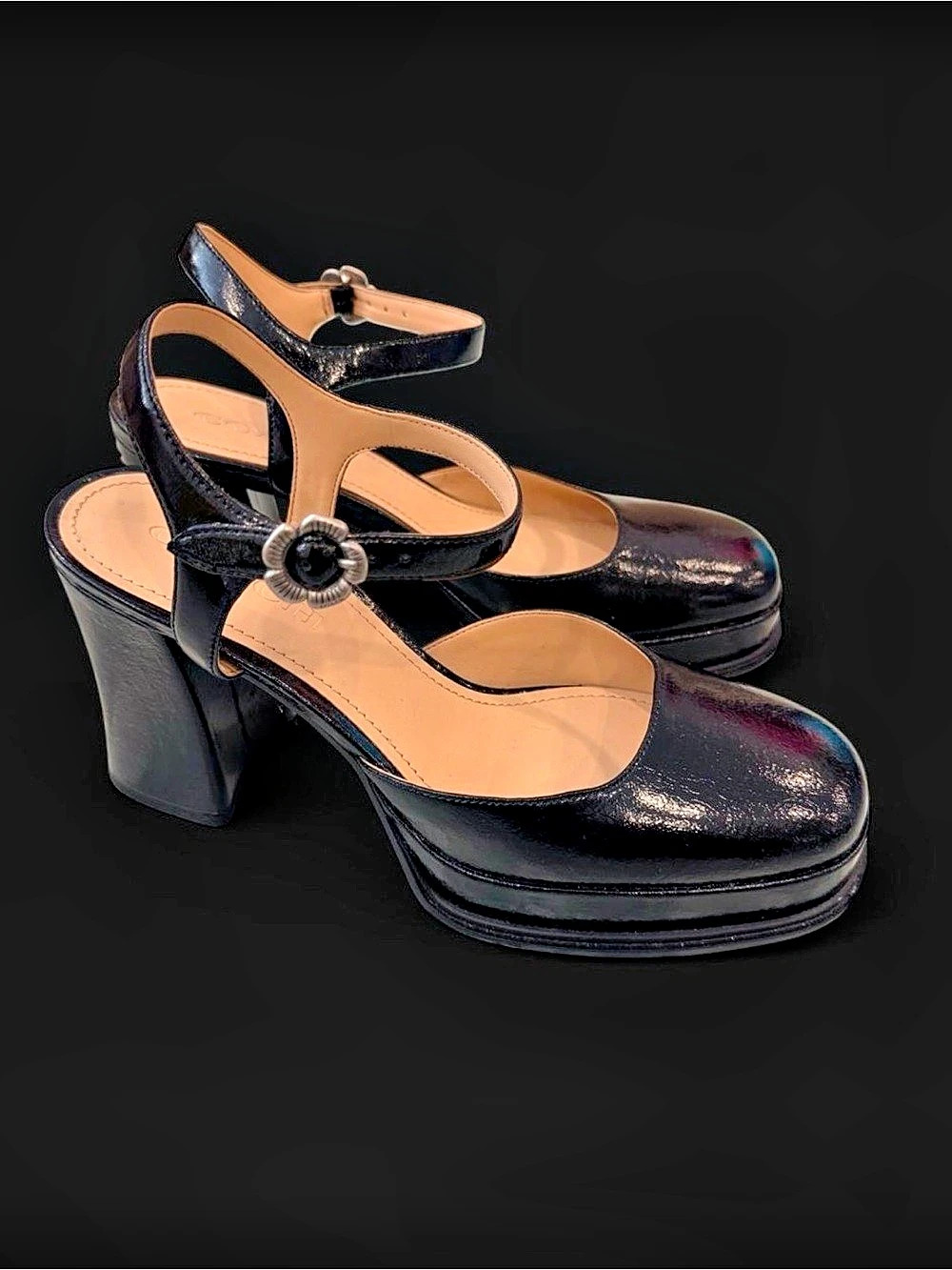 Like New | COACH Tea Rose Platform Pump with glazed leather upper Size 8